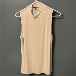 Sleeveless white Top